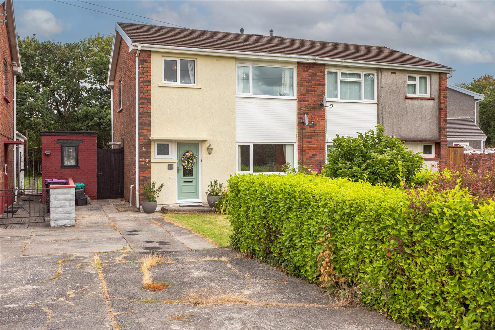 Caegar, Llanelli, SA14 9NR